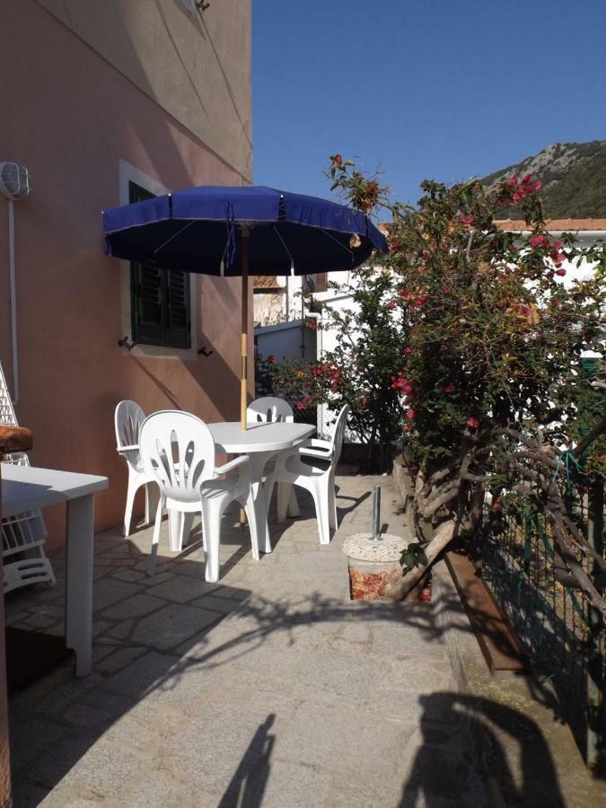 Appartamento Il Girasole Pomonte Exterior photo